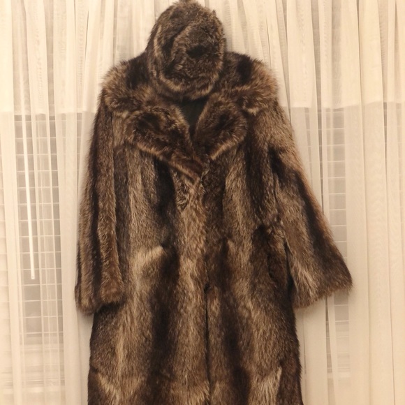 Raccoon Fur coat - Picture 1 of 10